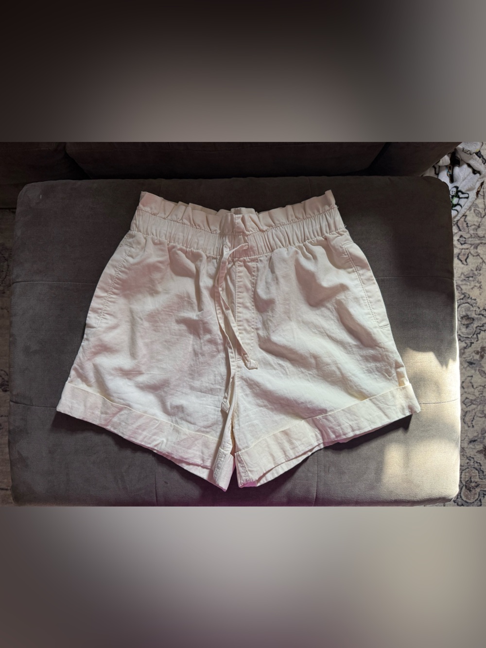 Abercrombie and Fitch Cream Elastic Waist Casual Shorts